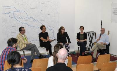 Podiumsdiskussion zu einem Thema aus der Kulturpolitik