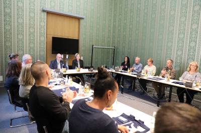 Besuchergruppe von Beschftigten aus der Justiz im Berliner Abgeordnetenhaus