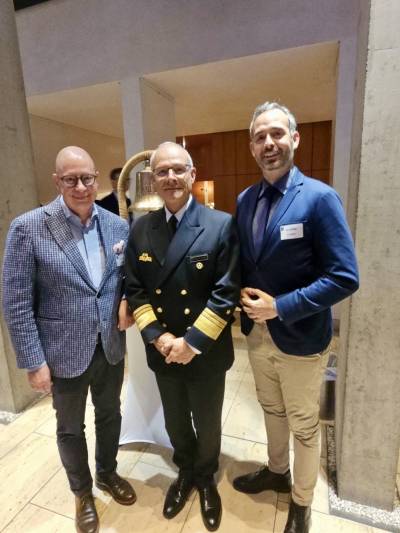 Mit dem Marineinspekteur und dem Abgeordnetenkollegen Dr. Husein